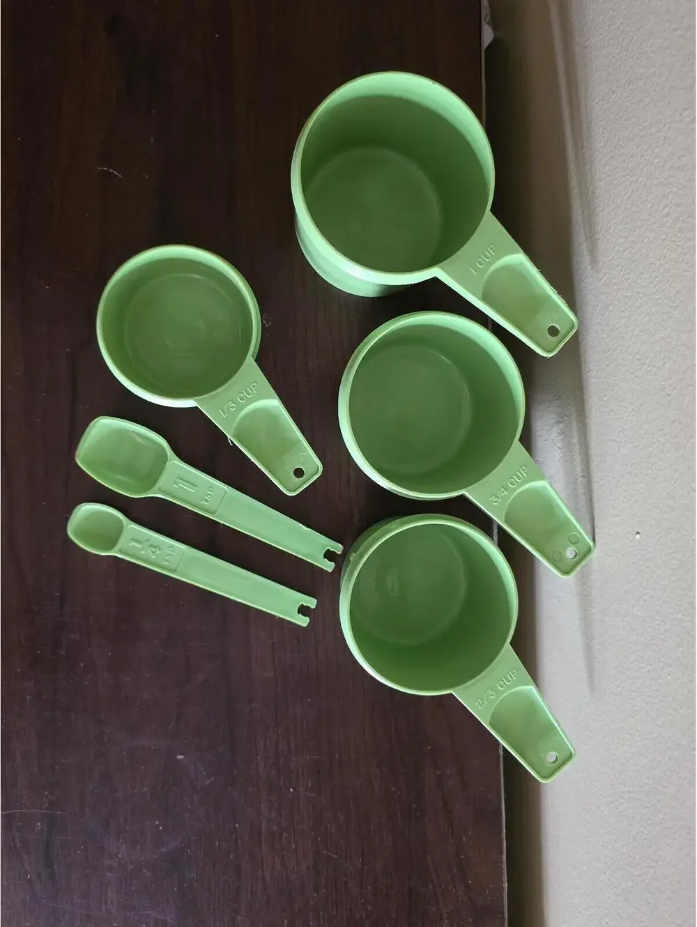 Vintage Tupperware Green Measuring Cups & Spoons Kitchenware
